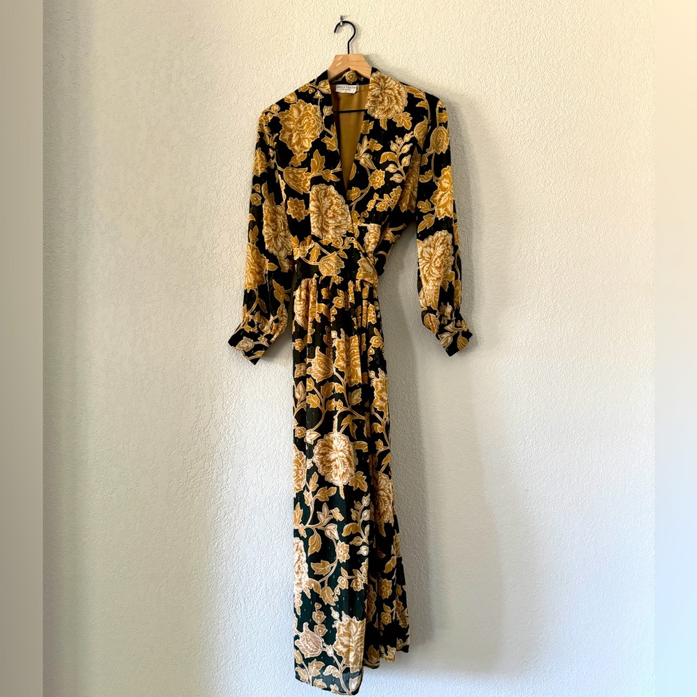 Dress Forum Los Angeles Small.